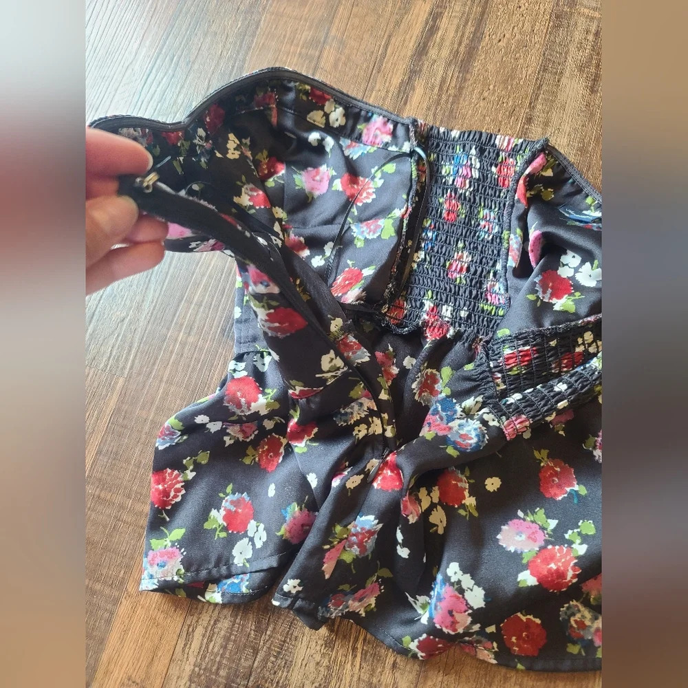 American Eagle Black Red Rose Floral Strapless Tube Top - Picture 3 of 6